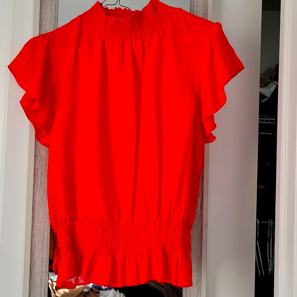 Red mock neck top with cinch waist, NWT🎉🎊 junior's size Large